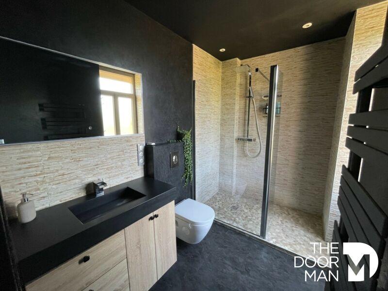 Maison - 200 m² - 7 pièces