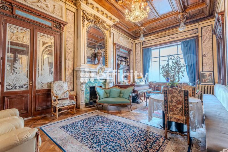 Appartement bourgeois - 182 m² - 5 pièces