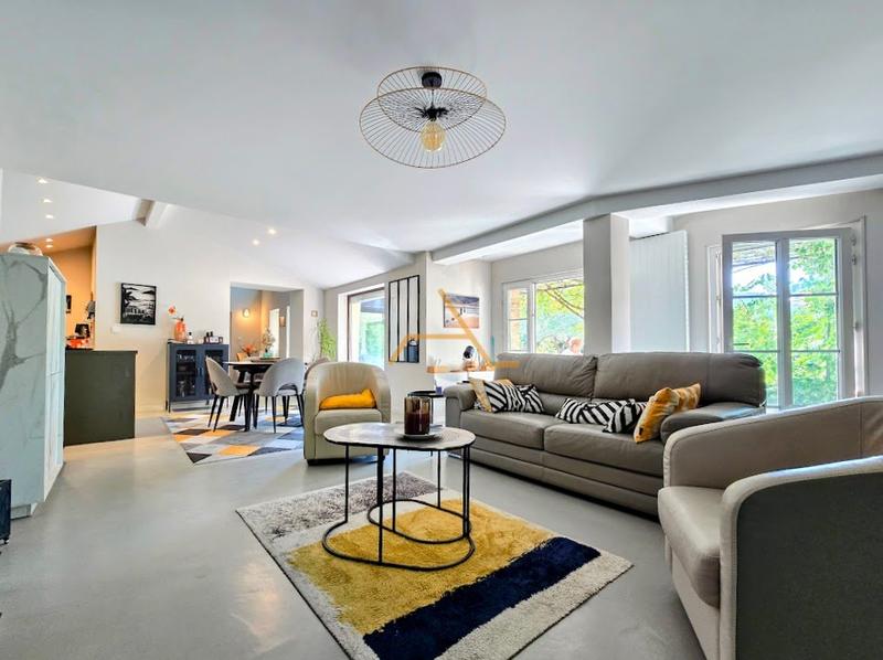 Maison en pierre - 185 m² - 7 pièces