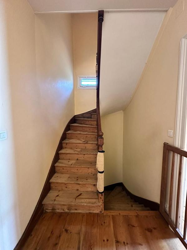 Maison - 330 m² - 10 pièces