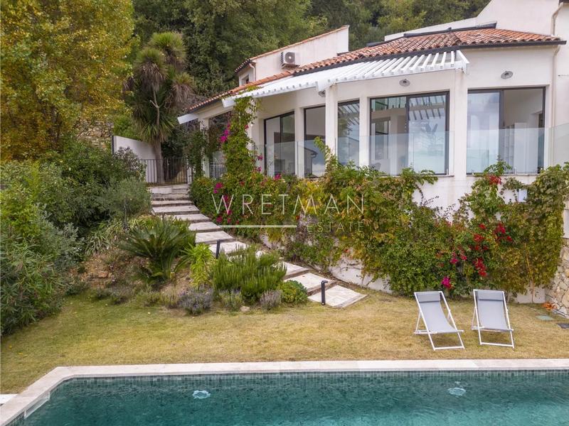 Maison - 214 m² - 7 pièces