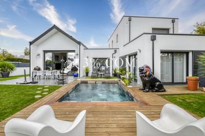 Maison - 184 m² - 6 pièces