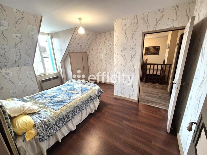 Maison - 345 m² - 14 pièces