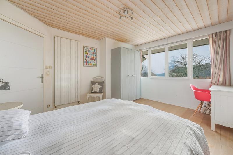 Maison - 237 m² - 8 pièces