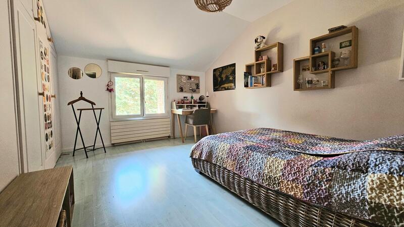 Maison - 340 m² - 12 pièces