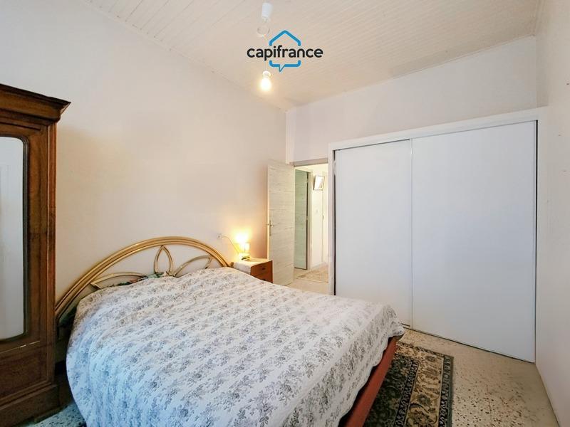 Maison traditionnelle - 252 m² - 10 pièces