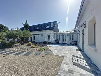 Maison - 195 m² - 7 pièces