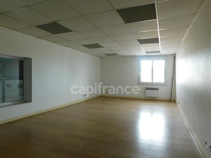 Bureau - 564 m² - 1 pièce