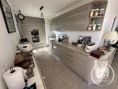 Appartement - 108 m² - 4 pièces