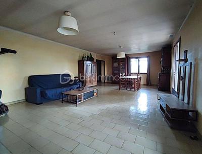 Maison - 227 m² - 6 pièces