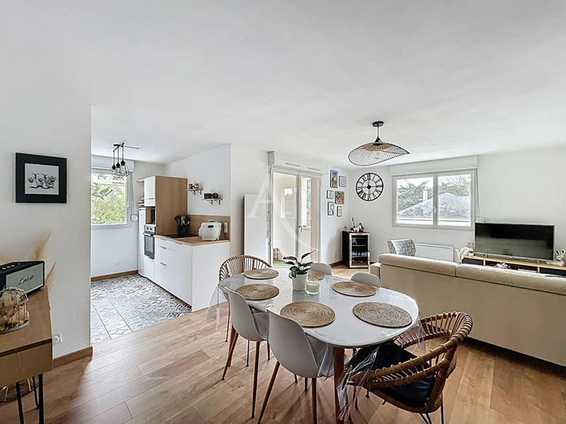 Appartement - 64 m² - 3 pièces