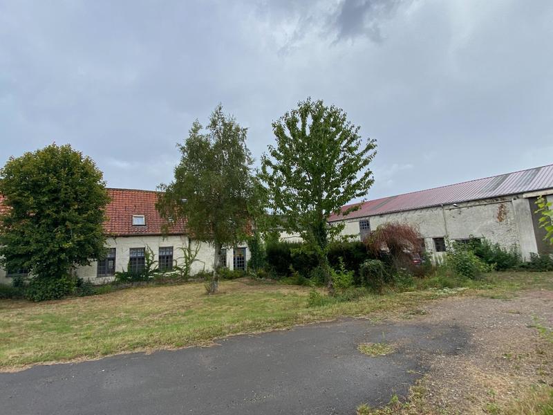 Maison - 290 m² - 9 pièces