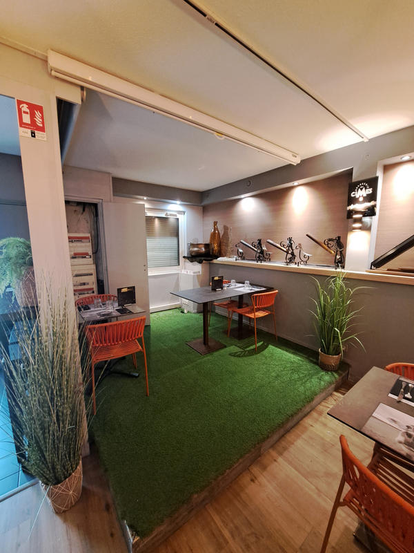 Fonds de commerce - Magasins - 185 m²