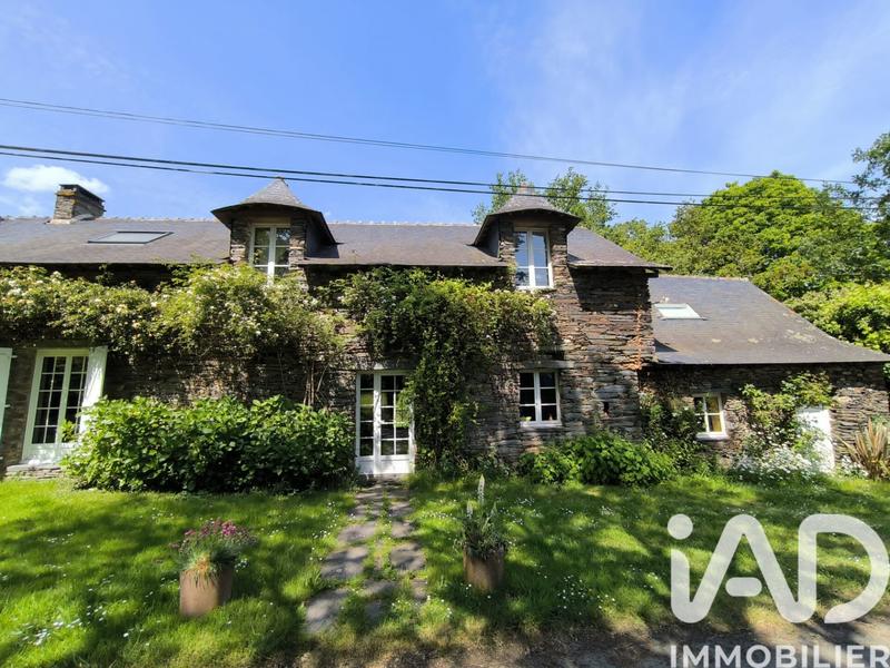 Maison - 328 m² - 11 pièces