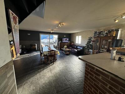 Maison - 163 m² - 8 pièces