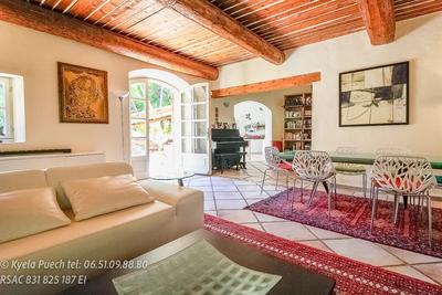 Maison - 282 m² - 10 pièces