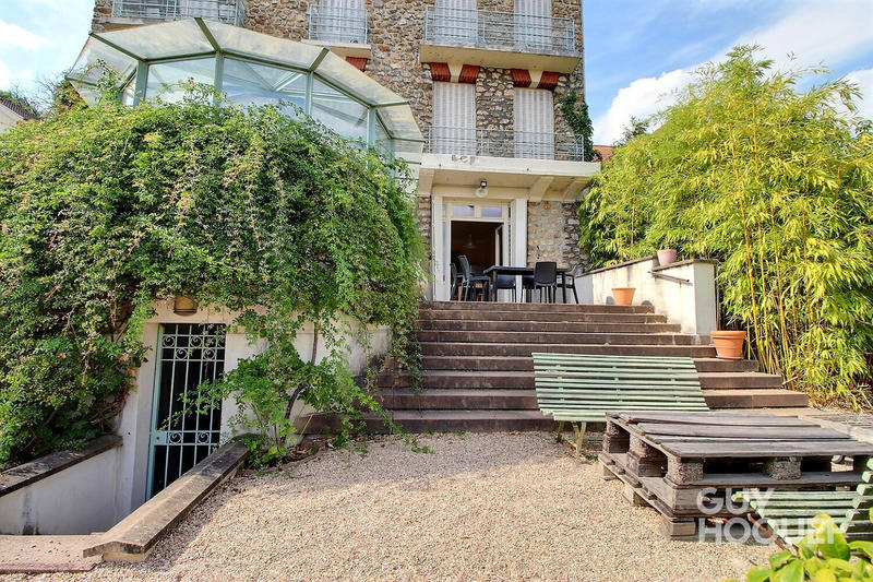 Appartement - 210 m² - 7 pièces