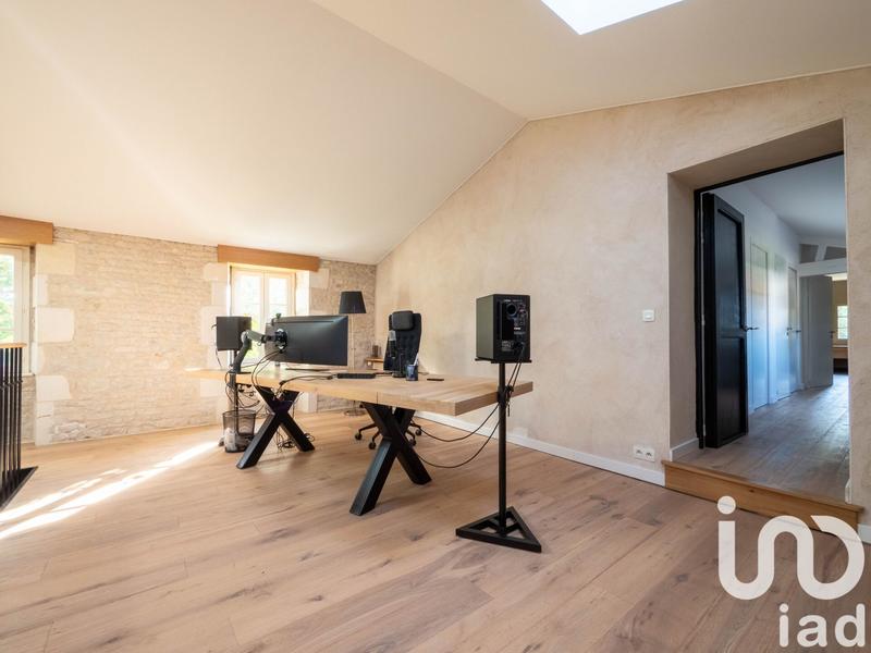 Maison - 240 m² - 7 pièces