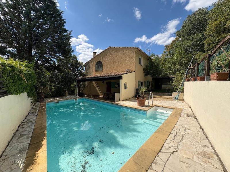 Maison - 163 m² - 6 pièces