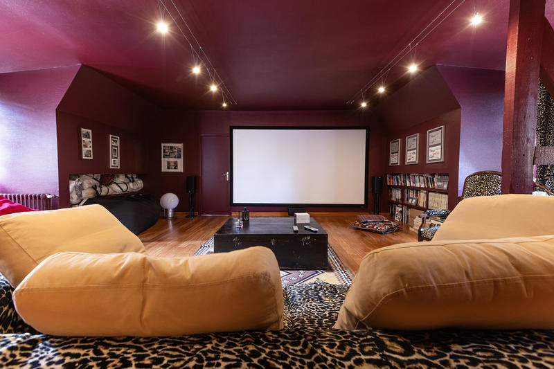 Maison - 350 m² - 9 pièces