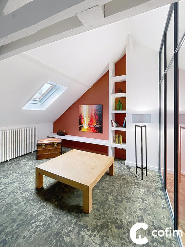 Maison - 210 m² - 8 pièces