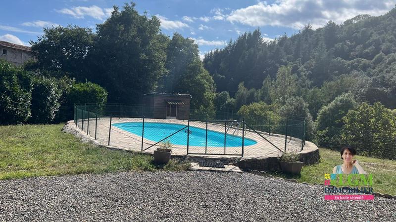 Maison - 139 m² - 5 pièces