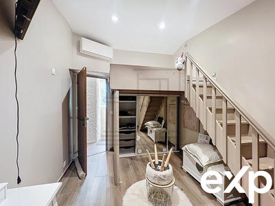 Maison - 260 m² - 10 pièces