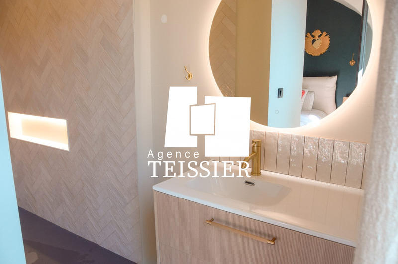 Maison - 434 m² - 11 pièces