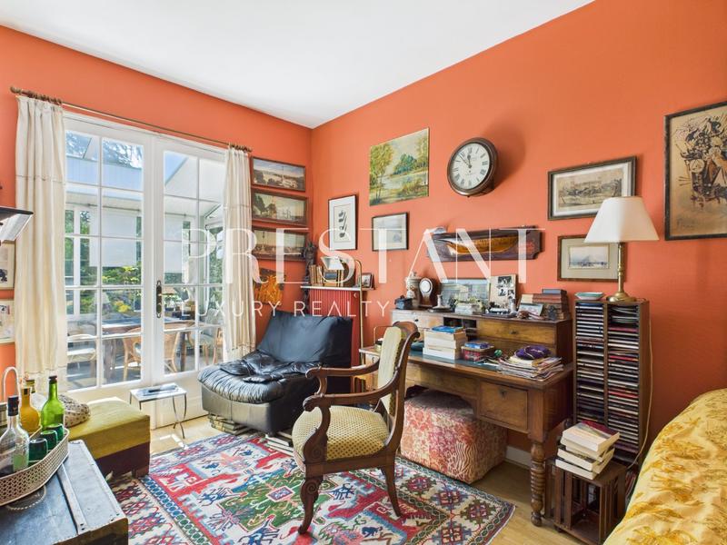 Maison - 200 m² - 8 pièces