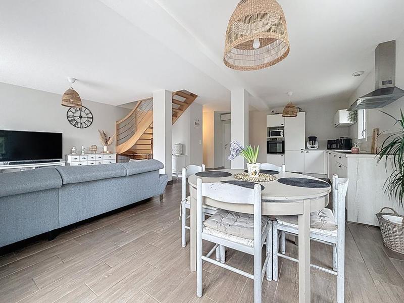 Maison - 170 m² - 5 pièces