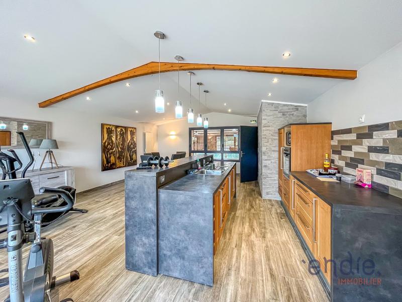 Haras - 250 m² - 7 pièces