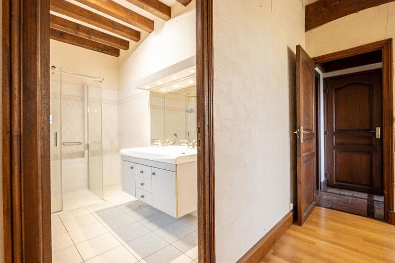 Maison - 258 m² - 7 pièces