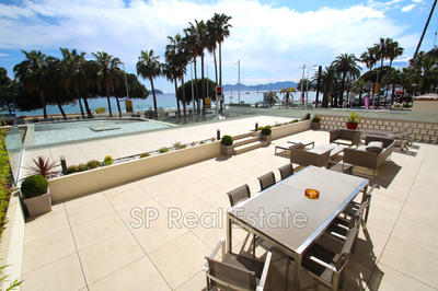 Appartement - 215 m² - 5 pièces