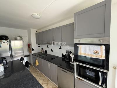 Appartement - 96 m² - 5 pièces