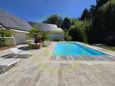 Maison - 260 m² - 6 pièces