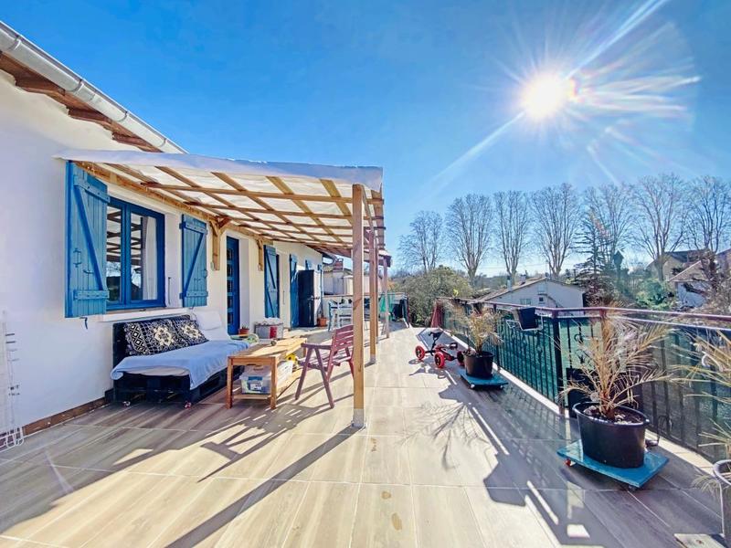 Appartement - 90 m² - 4 pièces