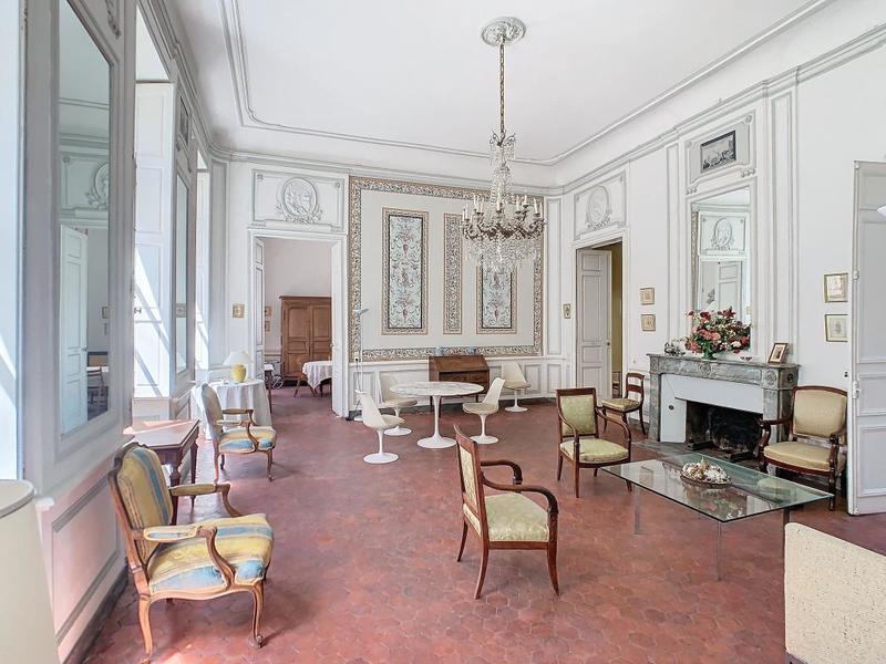 Appartement - 267 m² - 7 pièces