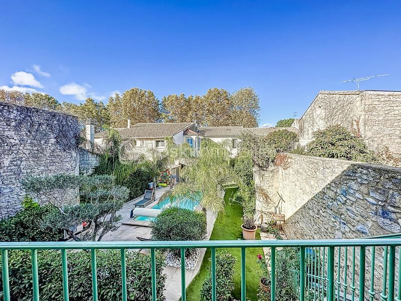 Propriété - 320 m² - 12 pièces