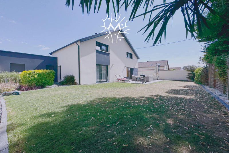 Maison contemporaine - 150 m² - 6 pièces