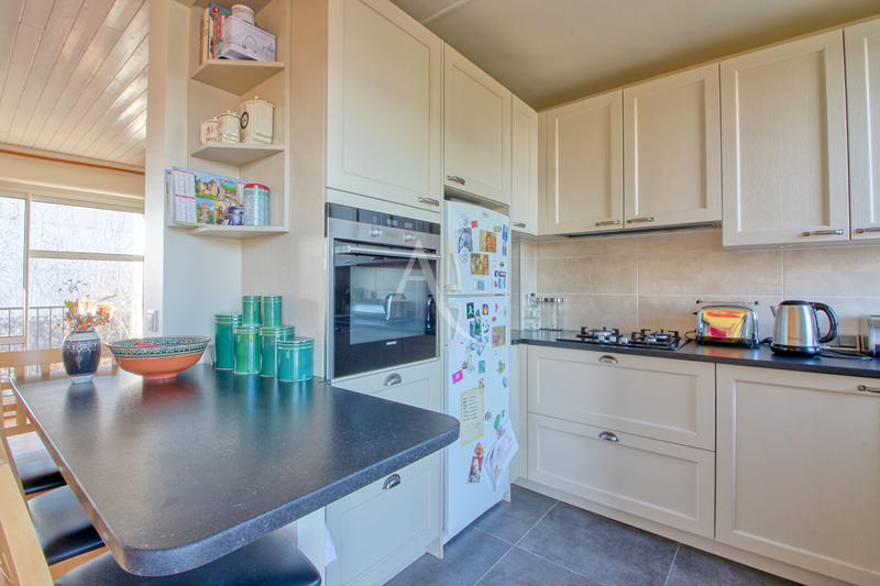 Appartement - 86 m² - 5 pièces