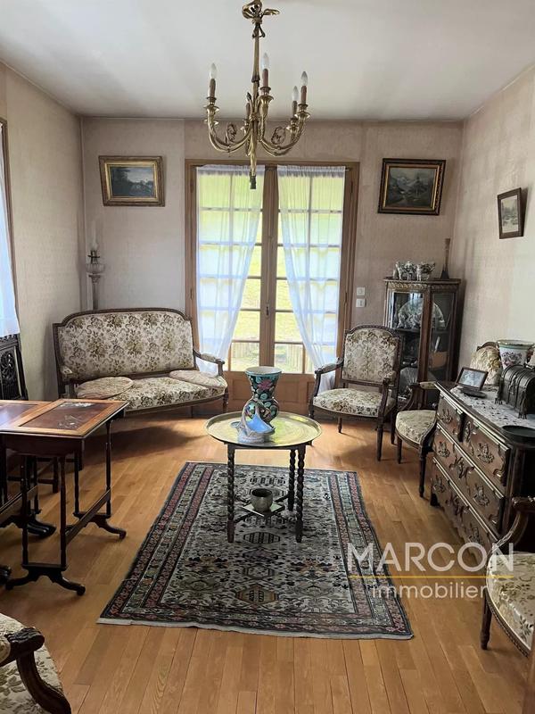Maison - 186 m² - 10 pièces