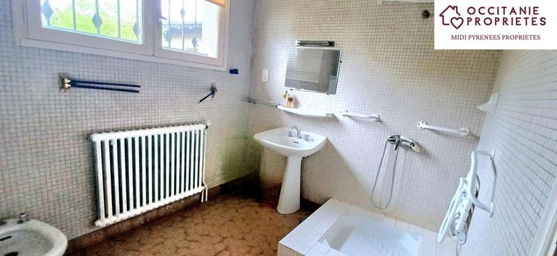 Maison - 263 m² - 9 pièces