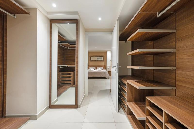 Maison - 588 m² - 8 pièces