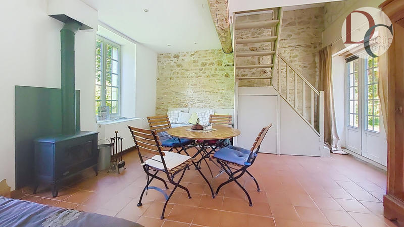 Maison - 286 m² - 10 pièces