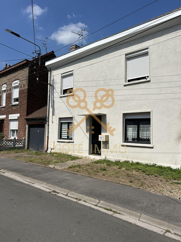 Maison - 95 m² - 4 pièces