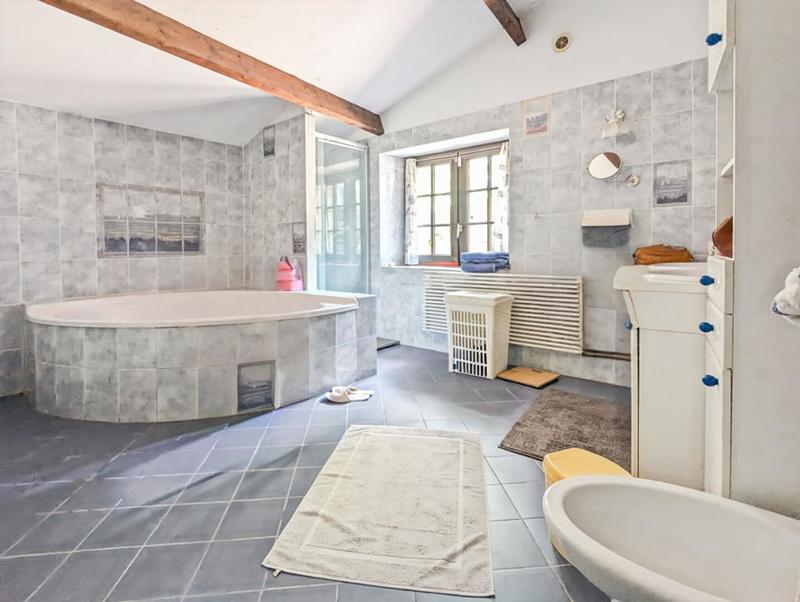 Maison - 253 m² - 8 pièces