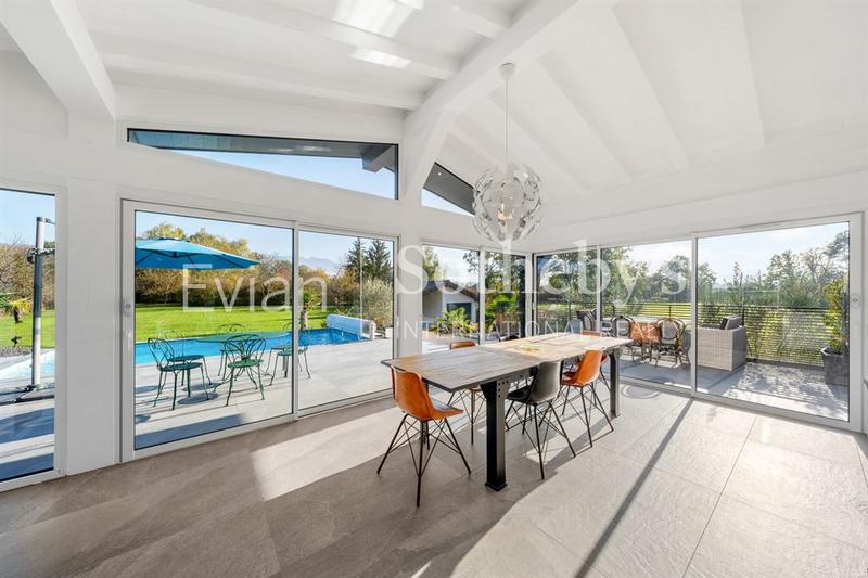 Maison - 269 m² - 7 pièces