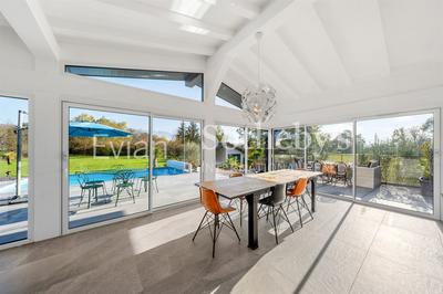 Maison - 269 m² - 7 pièces