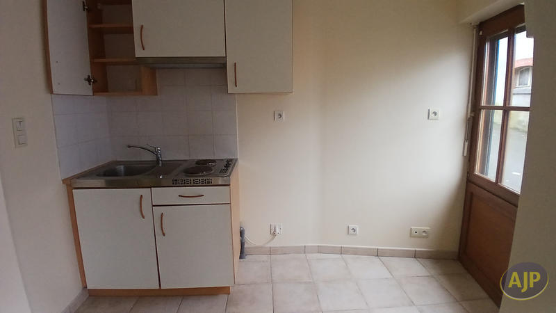 Local commercial - 24 m² - 1 pièce