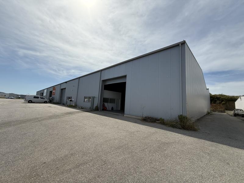 Local commercial - 937 m²